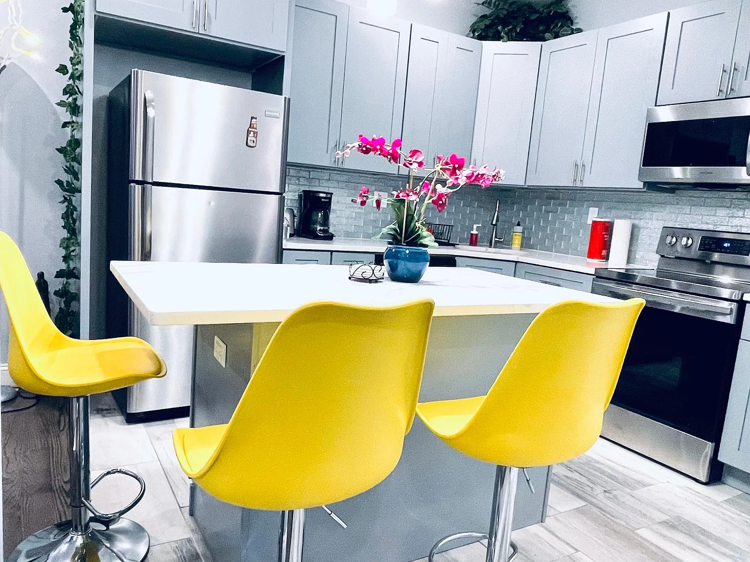 2 bed, 900 sqft, $2,095 — Photo 2