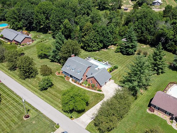 3rd image of 192 E Laurel River Dr