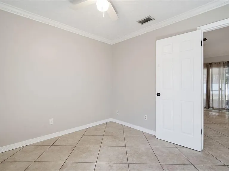 7403 Providence Rd — Photo 29
