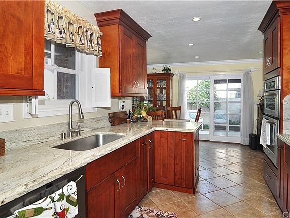 3rd image of 5681 Cerulean Ave