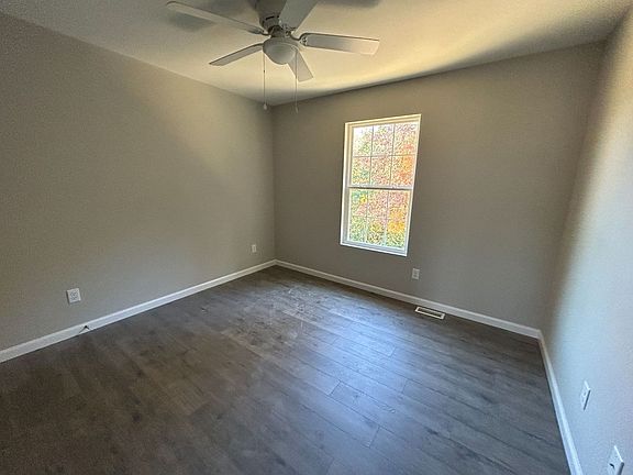3rd image of 874 Lakeway Dr