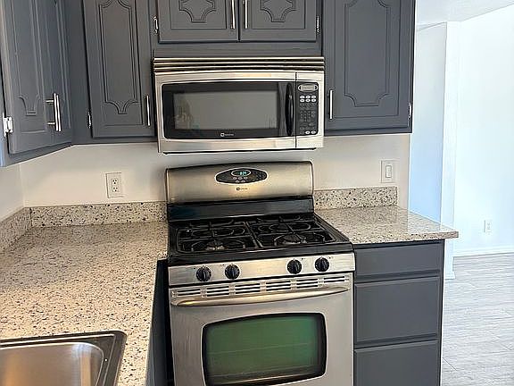 Microwave and self cleaning 