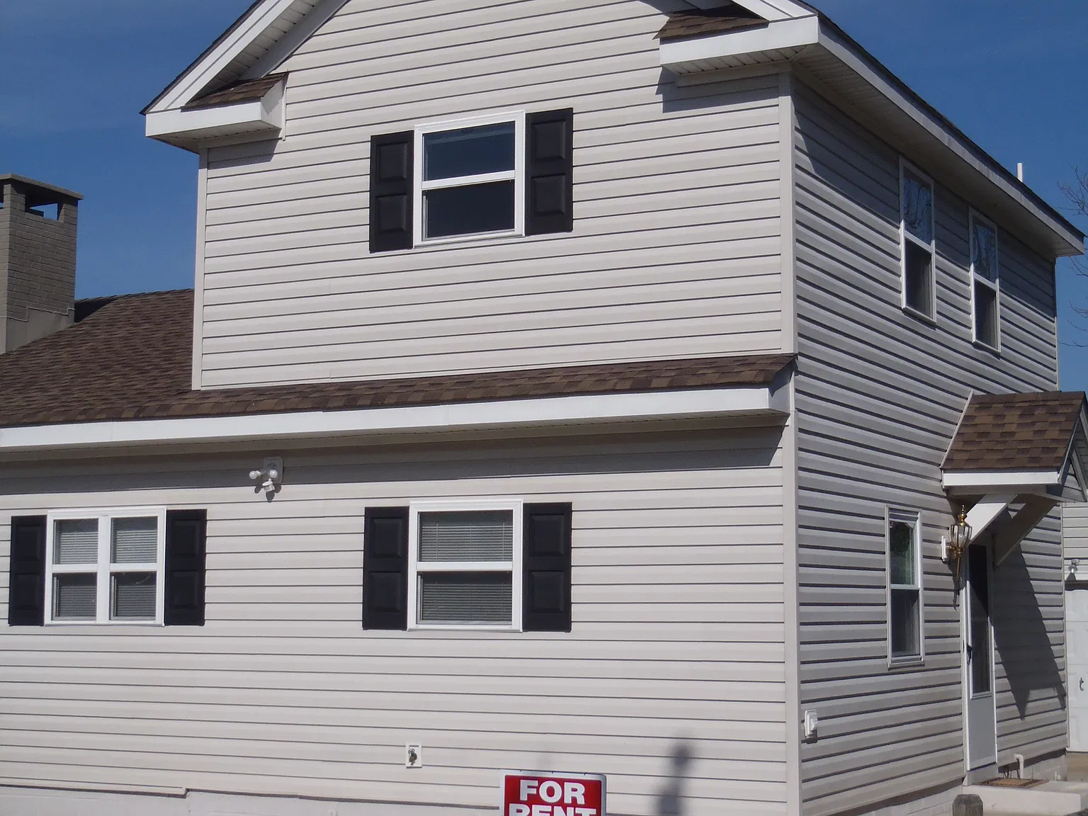 2 bed, 1.5 bath, 1400 sqft, $2,100 — Photo 2
