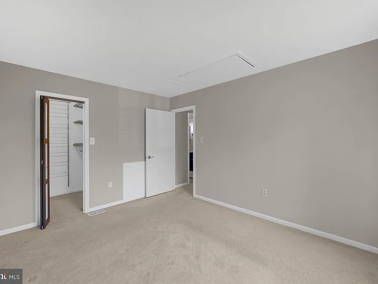 10129 Green Holly Ter — Photo 21