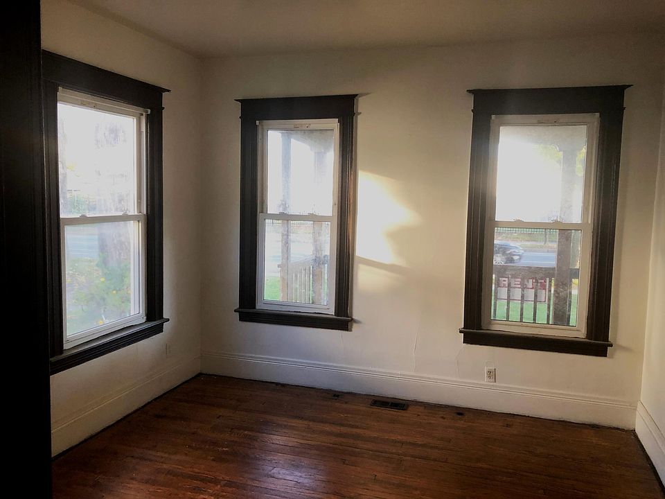 2nd image of 359 West Ave