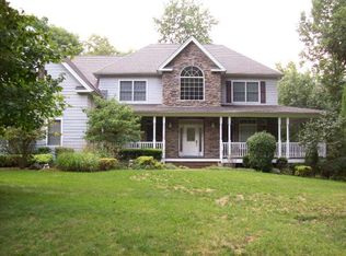 2 Lety Ln, Montebello, NY 10901