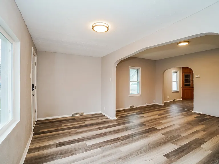 914614_019_living_room_13470270.jpg
