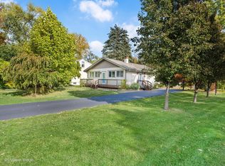 6029 Pershing Ave, Downers Grove, IL 60516