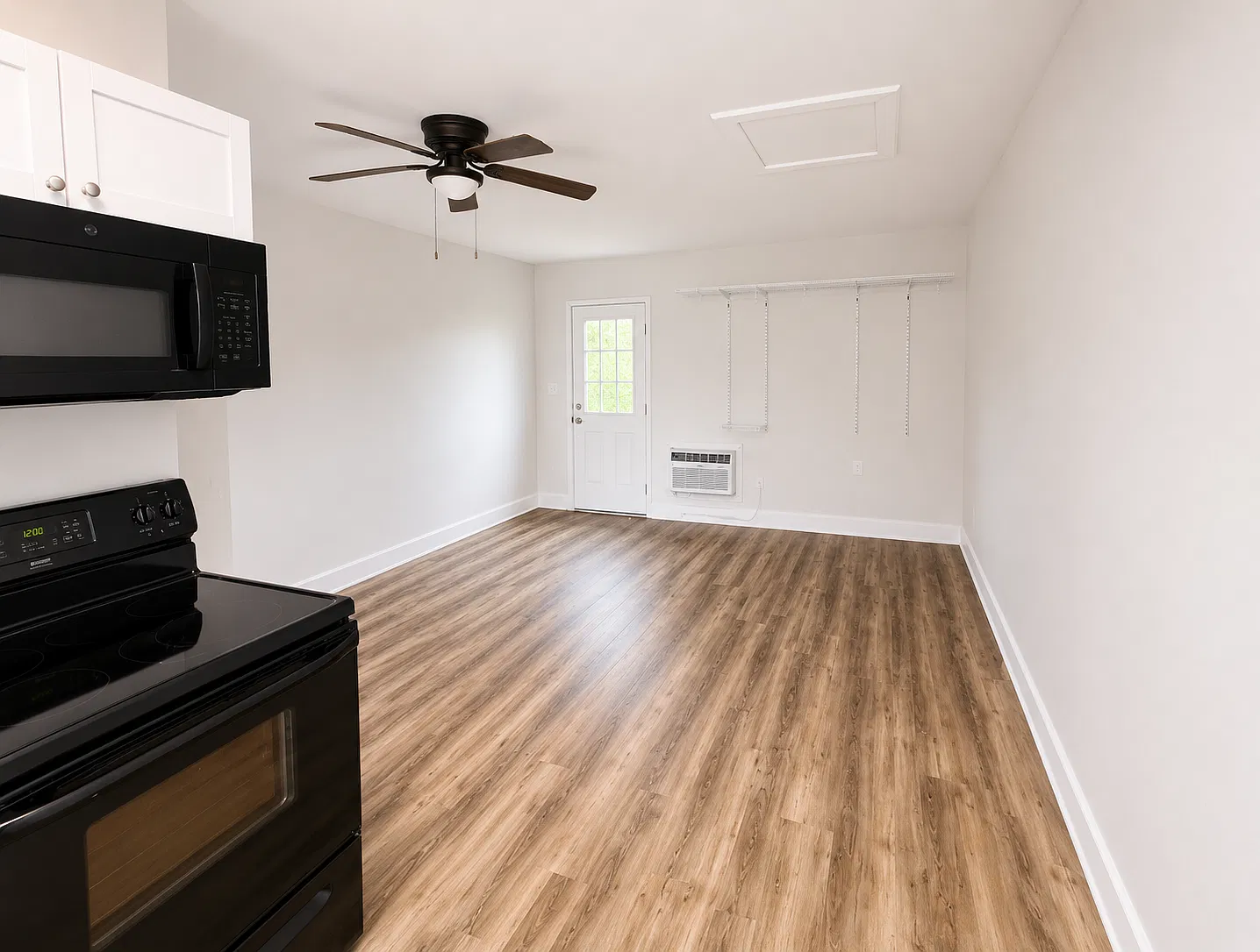 Studio, 400 sqft, $800 — Photo 4