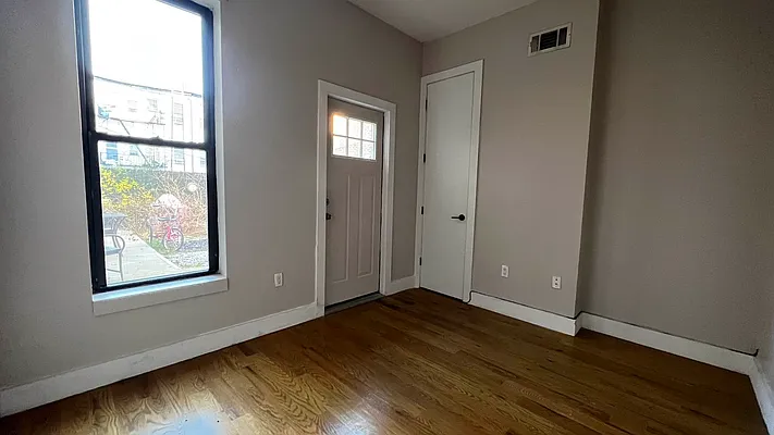 Rented by Prime America Real Estate Inc | media 18