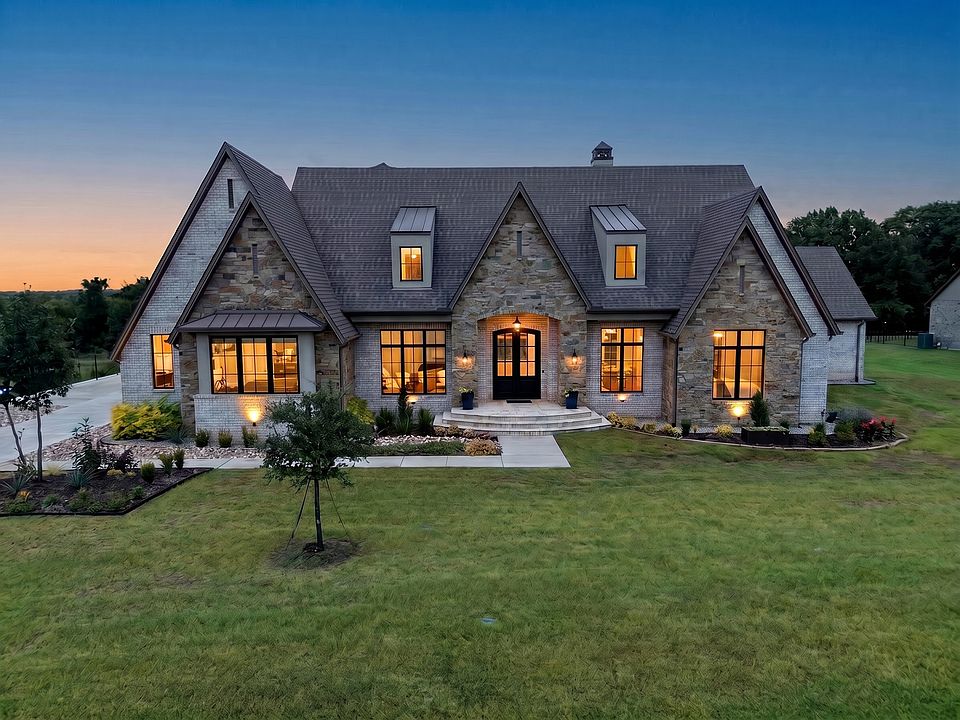 1st image of 413 Charlie Joseph Dr
