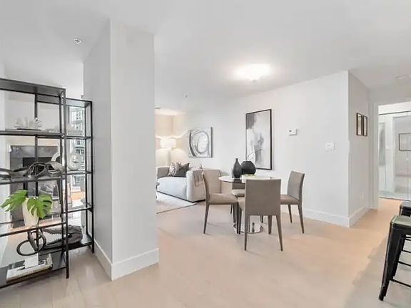 5th image of 590 Nicola St #1007