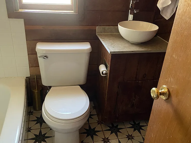 Cutthroat Ave — Photo 16