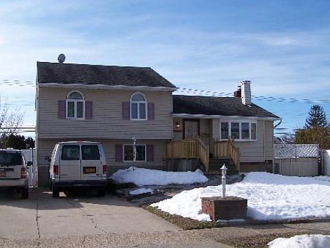 2nd image of 2 Cheryl Ln N