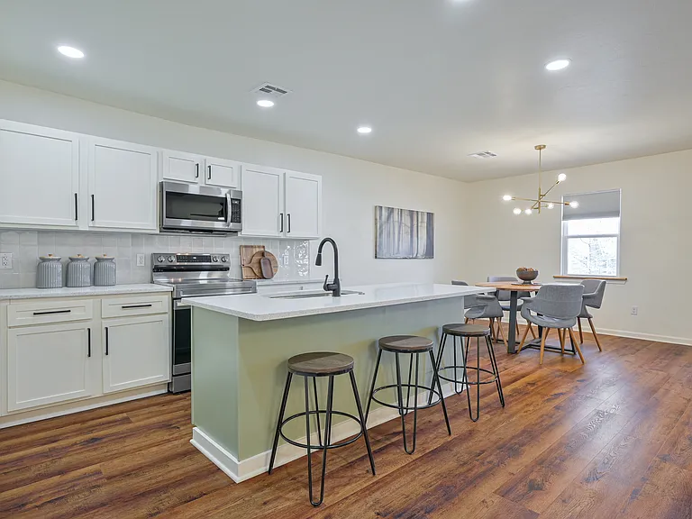 4330 Granger Ave — Photo 15