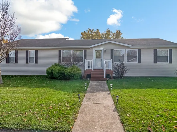 21 Chrissy Dr, Sandwich, IL 60548