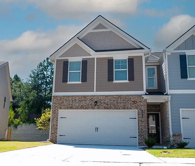 4 bed, 2.5 bath, 1858 sqft, $2,300 — Photo 1