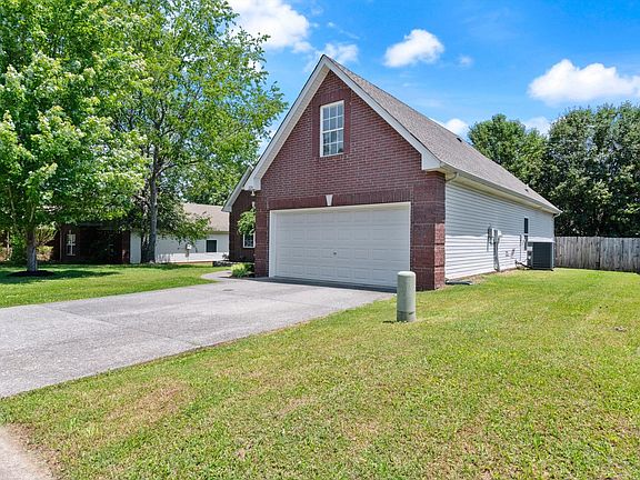3rd image of 225 Foster Dr