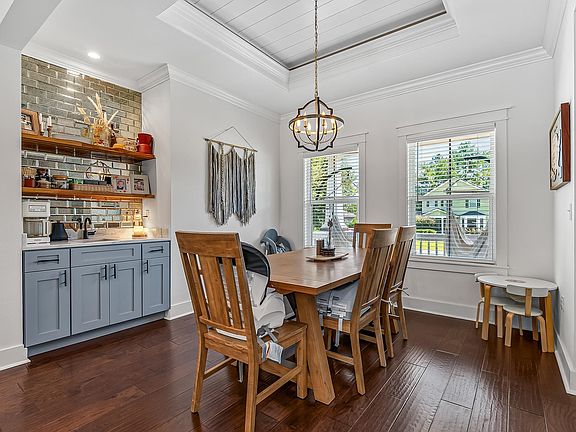 3rd image of 19 Mallard Pond Cir