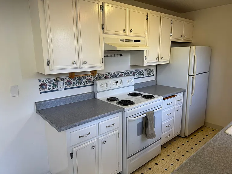 7905 SW Fanno Creek Dr #6 — Photo 3