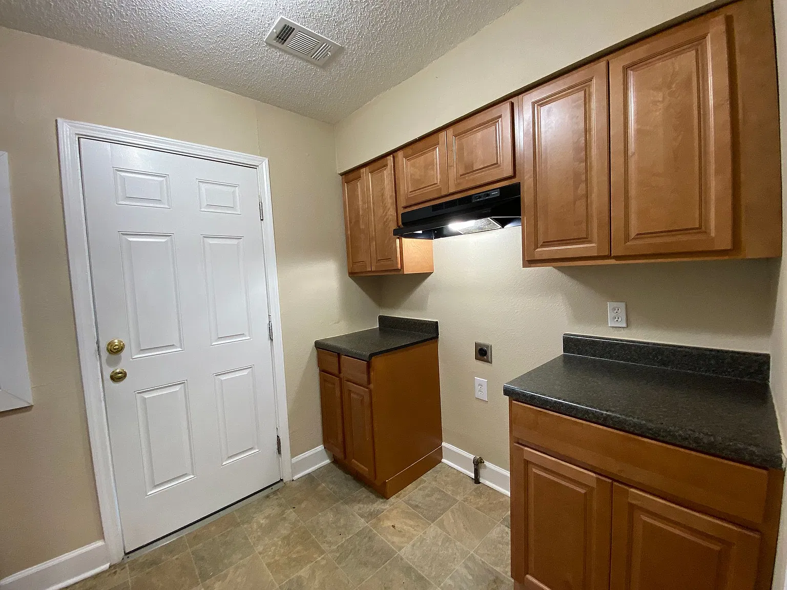 1370 Kimball Cv — Photo 3