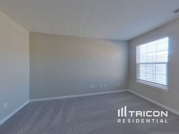 3rd image of 2801 Winterberry Dr