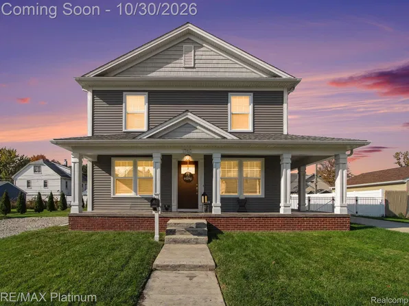 1760 4th St, Wyandotte, MI 48192
