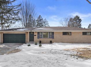 831 West Riverview DRIVE, Glendale, WI 53209