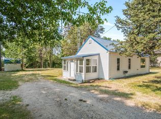 9262 Bennett Lake Rd, Fenton, MI 48430