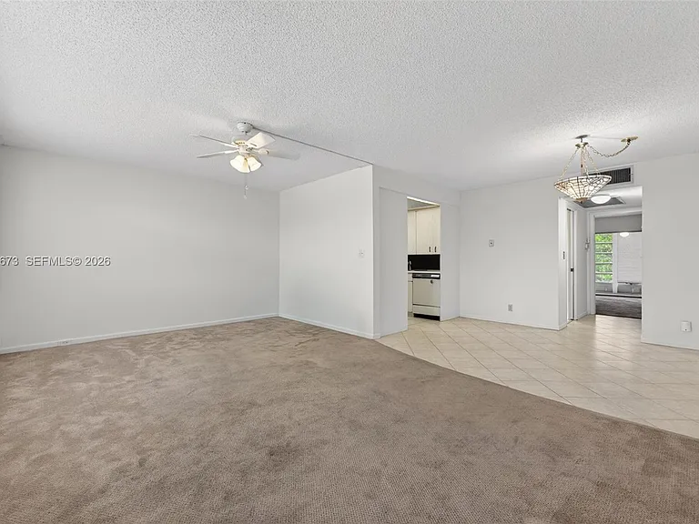 2401 Antigua Cir #E3 — Photo 5