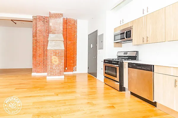 Rented by MySpaceNYC | media 19