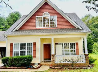 905 Doris Ray Ct, Charlotte, NC 28216