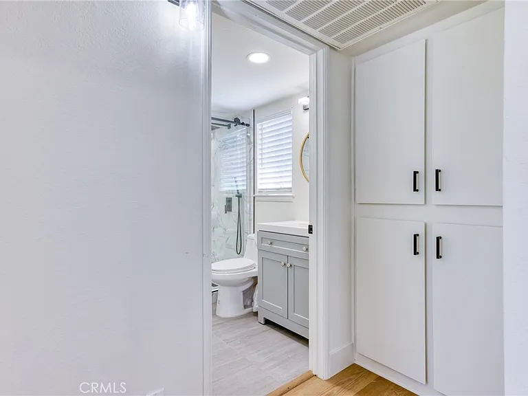 320 W Truslow Ave #D — Photo 12