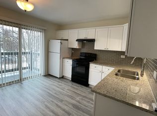 8301 Woodland Dr #3F, Darien, IL 60561