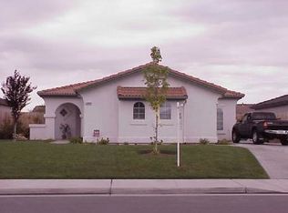 10006 Commodore Dr, Bakersfield, CA 93312