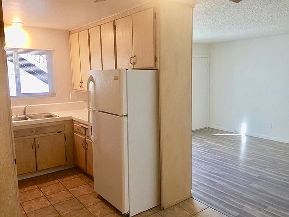 3rd image of 4652 Wilson Ave APT 2