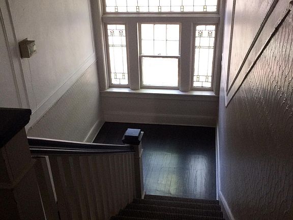 STAIRWELL ENTRY