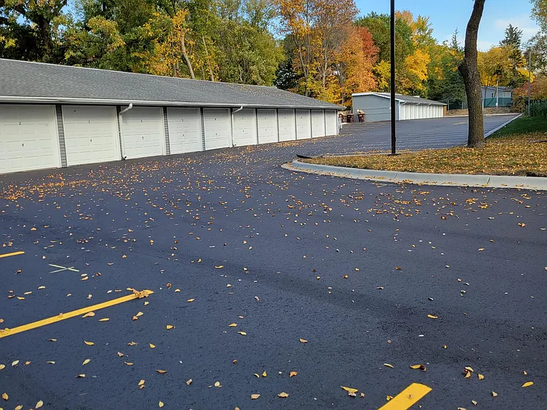 County Line Plaza — Photo 3