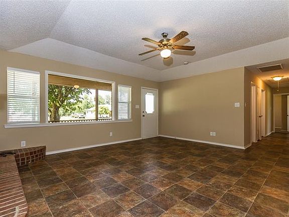 4th image of 225 Lakeway Trl