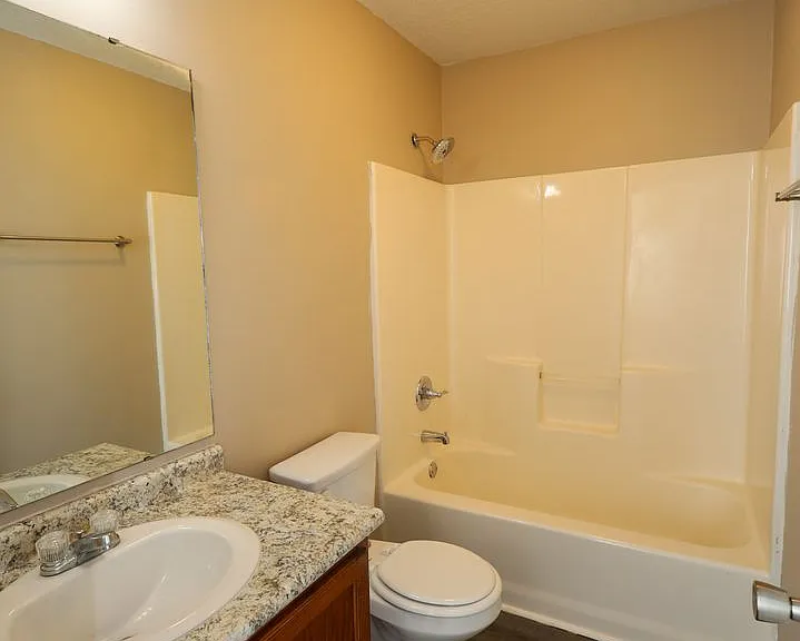 1663 Fresno St — Photo 9