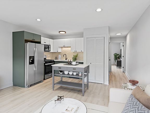 4th image of 5616 N Washtenaw Ave APT 202