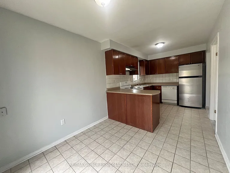110 Springview Dr — Photo 9