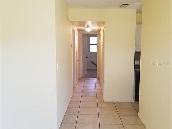 3rd image of 7801 Glenview Ln