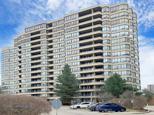 32 Clarissa Dr #319, Richmond Hill, ON L4C 9R7