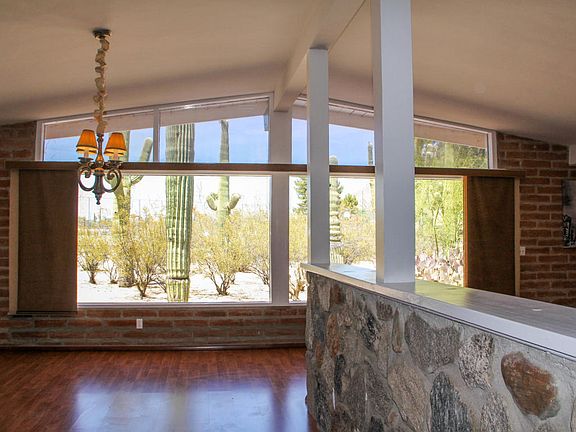 5th image of 7565 N San Lorenzo Dr