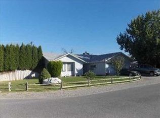 1040 N Edison Pl, Kennewick, WA 99336