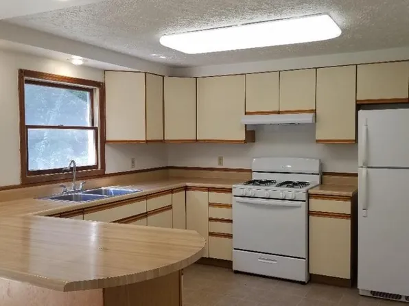 214 S Paul St, Dowagiac, MI 49047