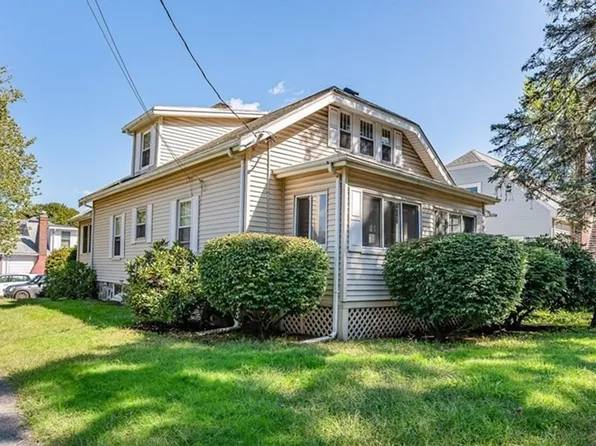 725 Lynnfield St, Lynn, MA 01904