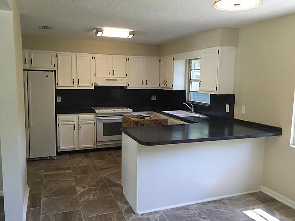 4th image of 5806 Penny Ln