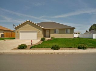 701 Cherry Ln, Grandview, WA